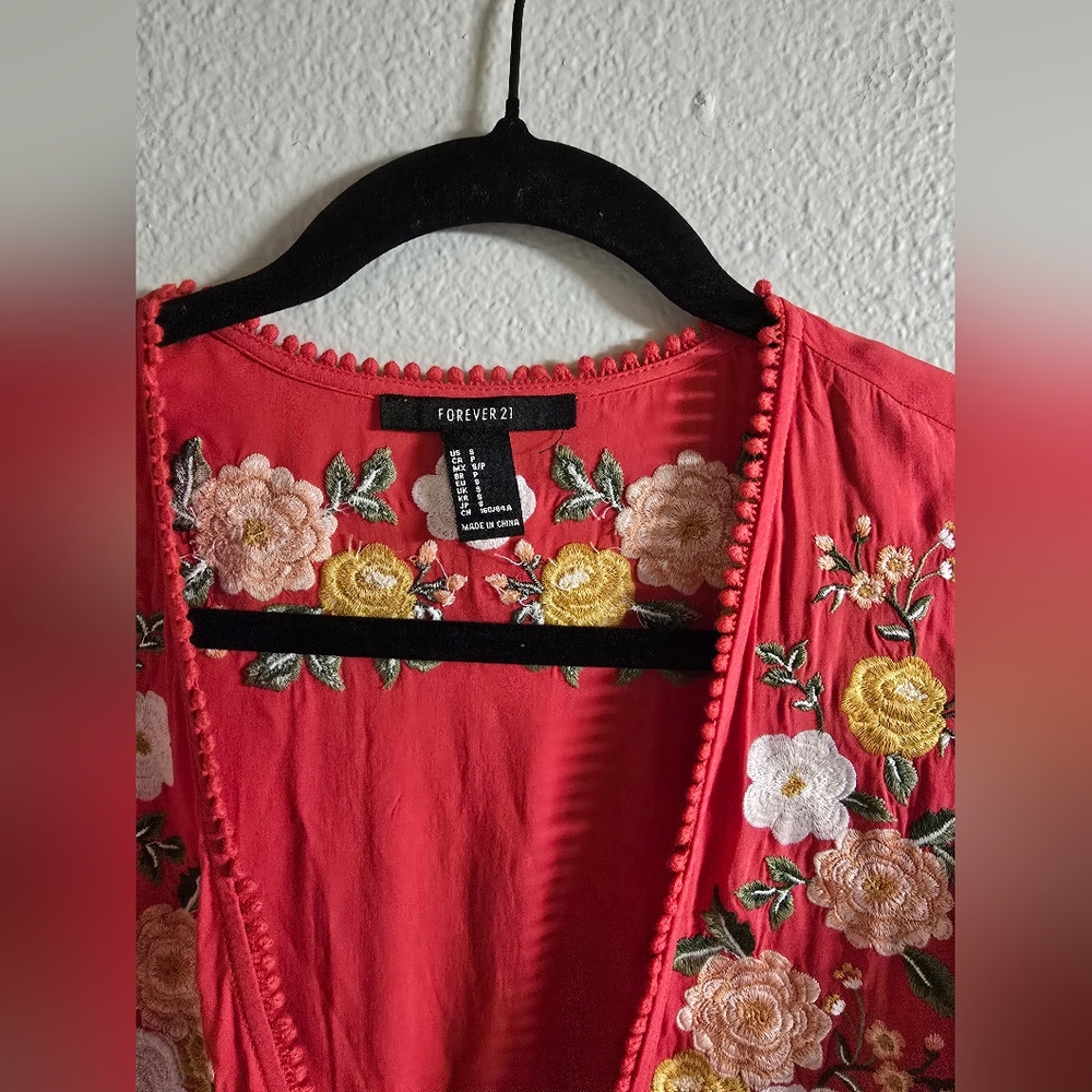 Forever 21 Embroidered Red Duster - Picture 5 of 6
